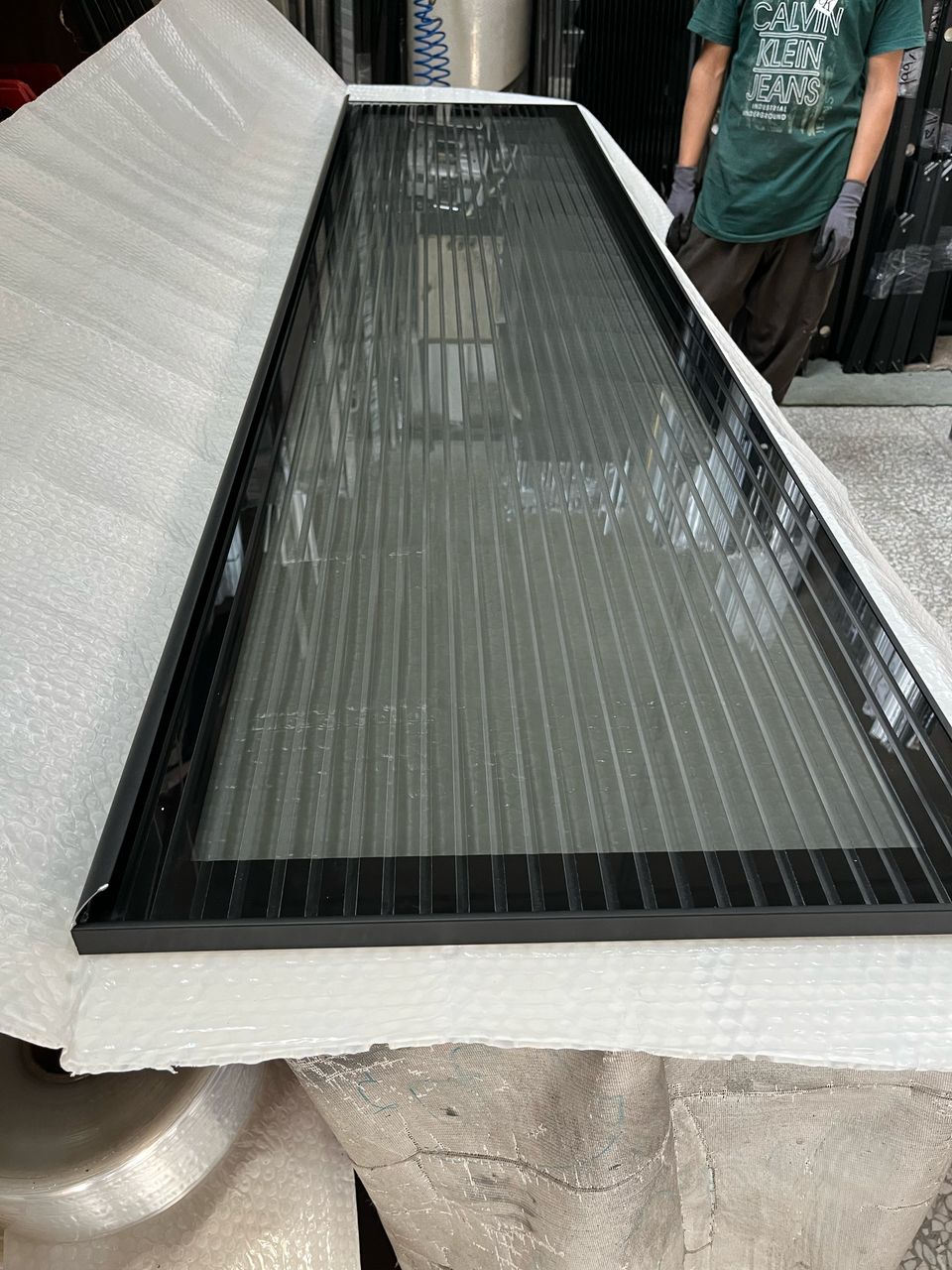 درب شیشه ای فریم لس